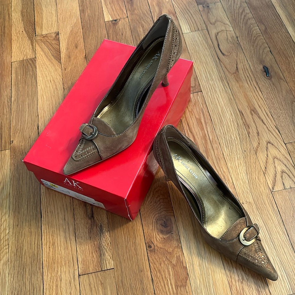 Bronze Pumps